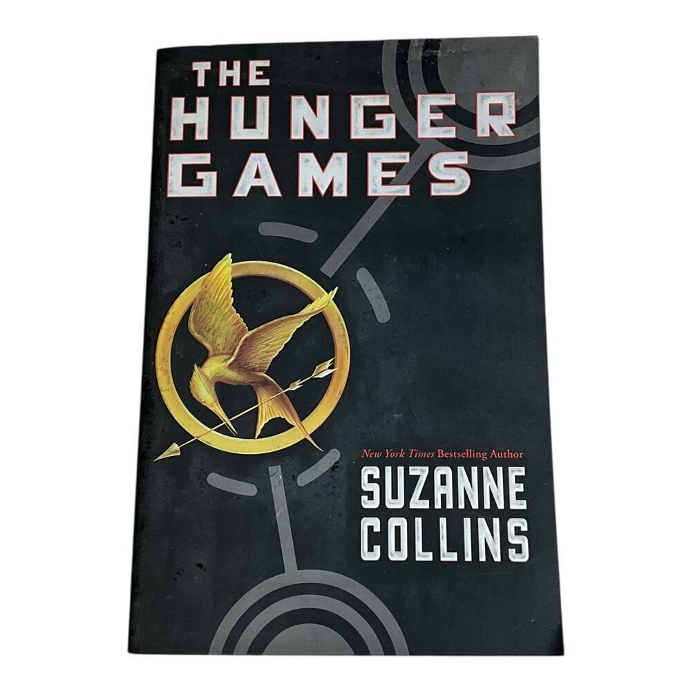 THE HUNGER GAMES (Book 1) by Suzanne Collins Paperback Great Condition
